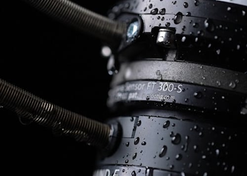 'Force Torque Sensor FT 300-S' 각인이 보이는 Robotiq 힘/토크 센서 근접 사진